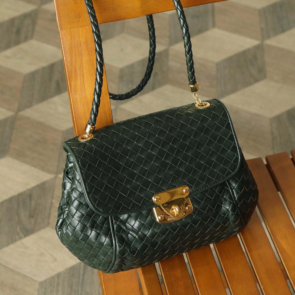 Bottega Veneta Vintage Alpi Green Intrecciato Gold Turn lock Braided Strap Shoulder Crossbody Bag
