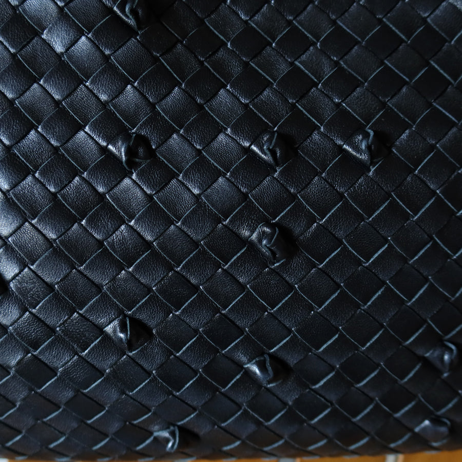 Rare Bottega Veneta Vintage Black Intrecciato knots Ring Strap Shoulder Bag M