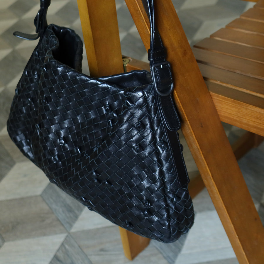 Rare Bottega Veneta Vintage Black Intrecciato knots Ring Strap Shoulder Bag M
