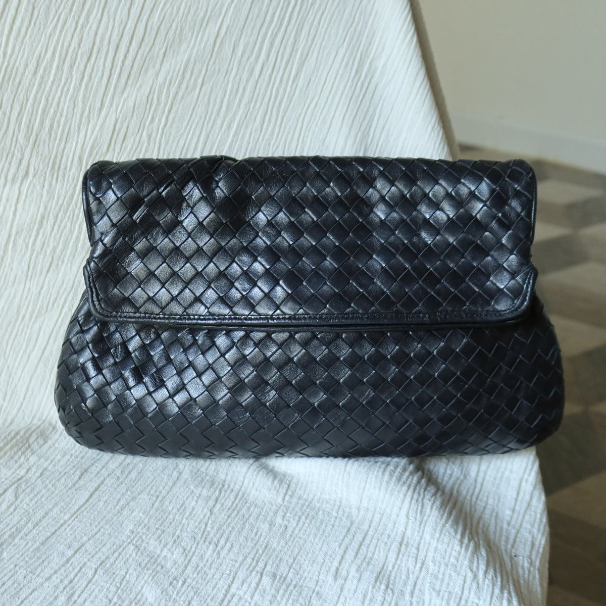 Rare Bottega Veneta Vintage Black Intrecciato Leather Hourglass Party Clutch Bag