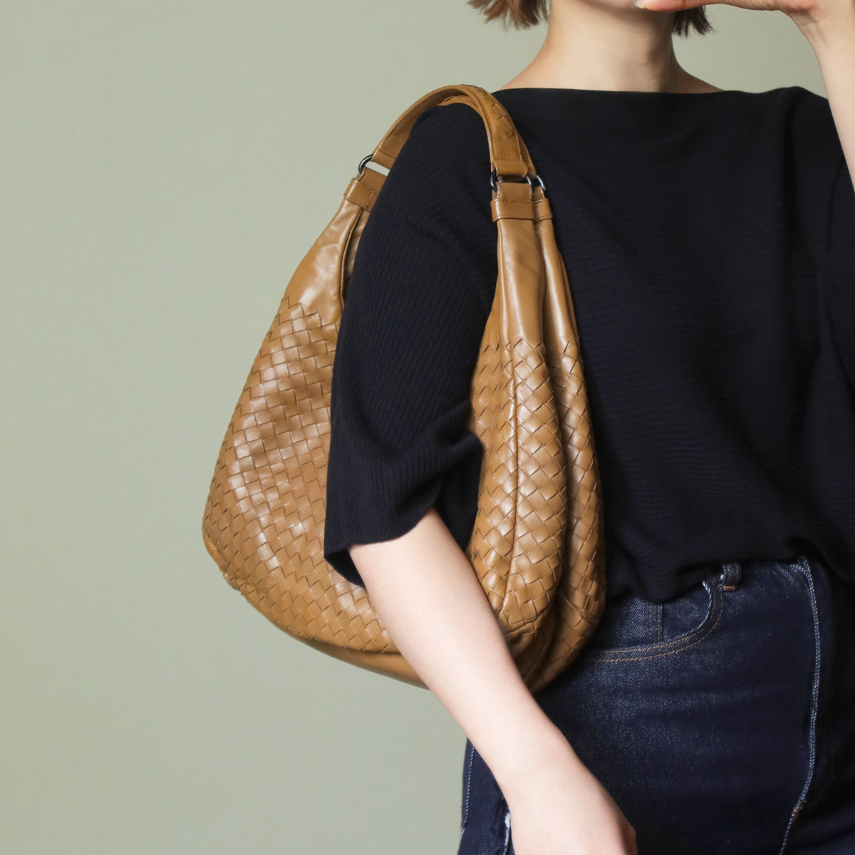 Bottega Veneta Vintage Caramel Brown Intrecciato Campana Hobo Shoulder Bag