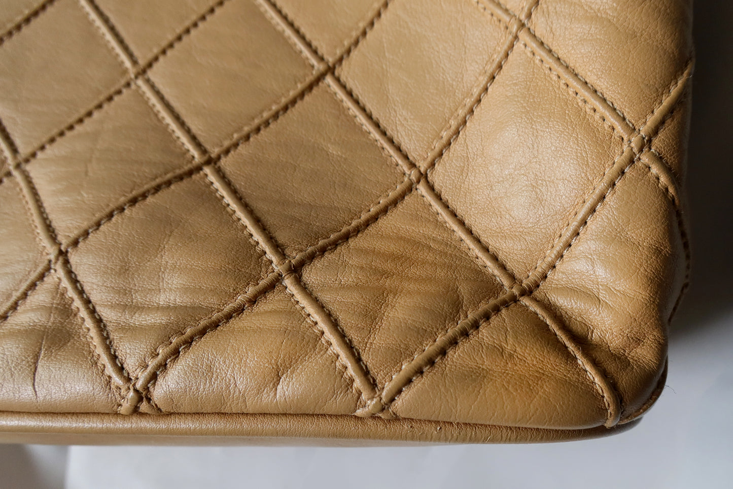 Chanel Vintage Crossbody Tote Bag_Soft_Beige_11