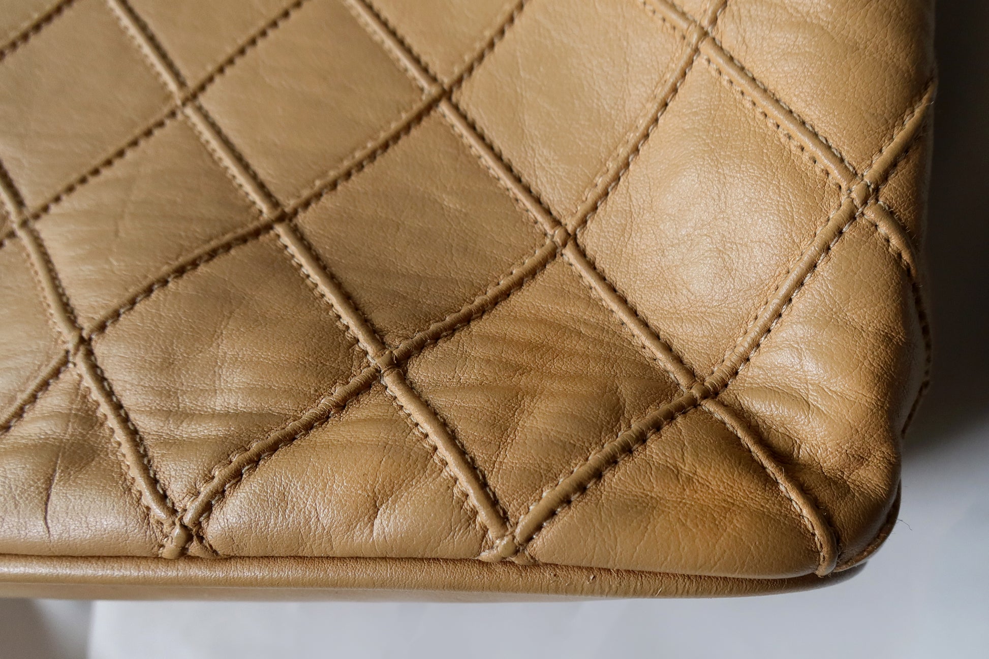 Chanel Vintage Crossbody Tote Bag_Soft_Beige_11