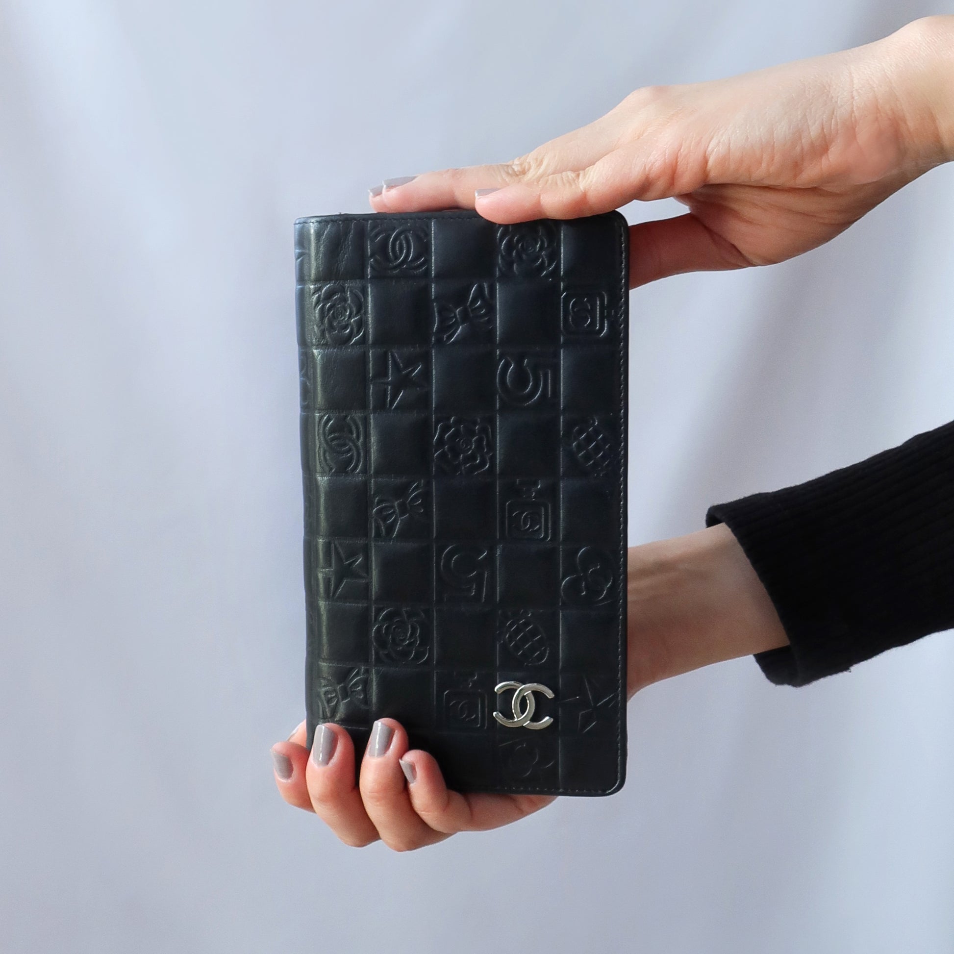 CHANEL Long Coco Button Bi-Fold Caviar Leather Wallet Beige