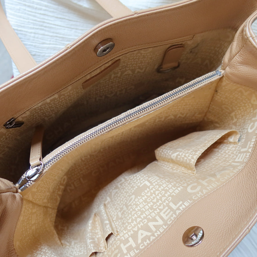 Chanel Vintage Chocolate Bar Stitching Light Salmon Beige Calfskin Leather Shoulder Tote Bag