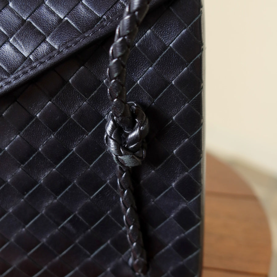 Bottega Veneta Vintage Intrecciato Weave Clasp Top Handle Bag
