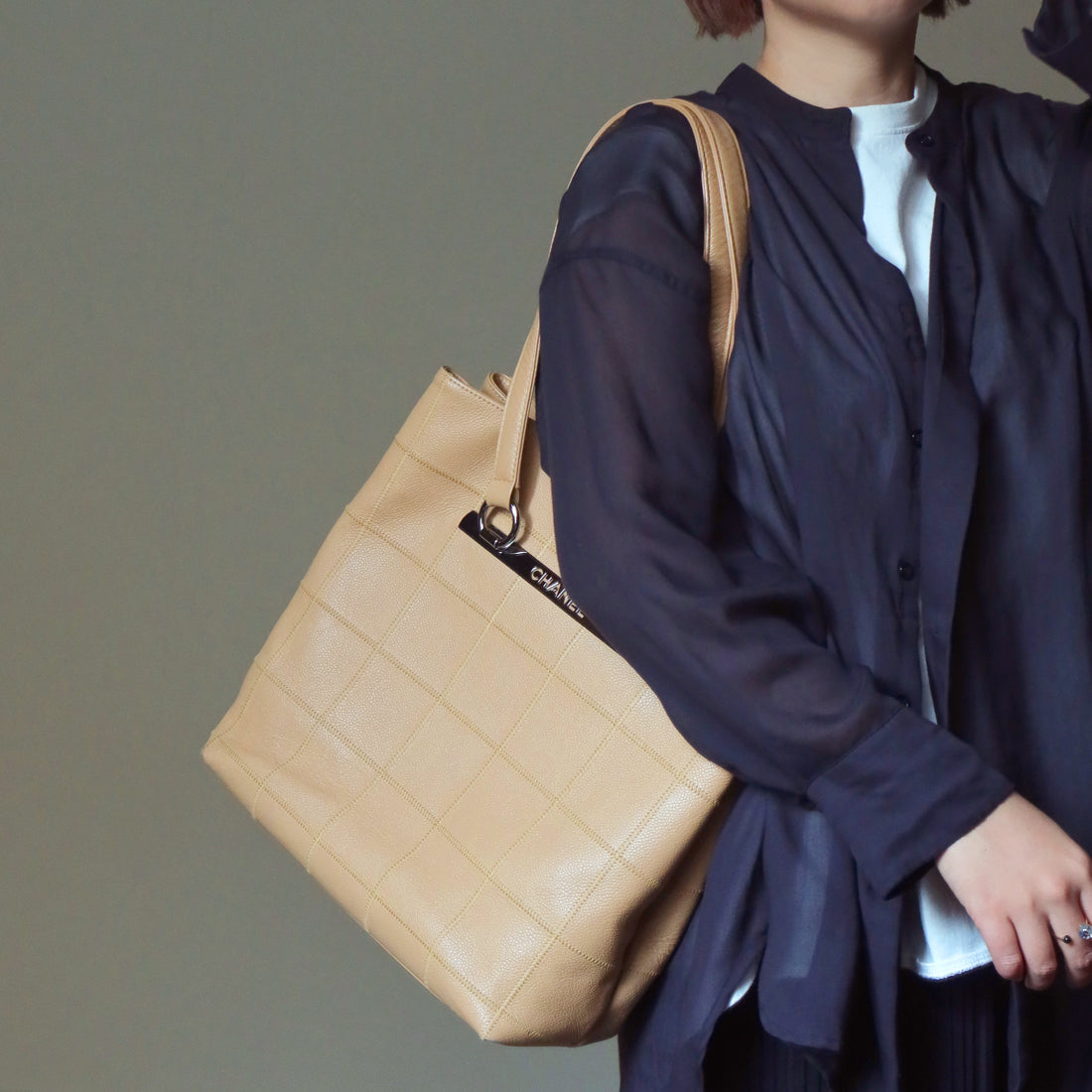 Chanel Vintage Chocolate Bar Stitching Light Salmon Beige Calfskin Leather Shoulder Tote Bag
