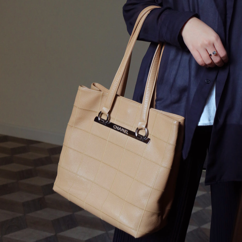 Chanel Vintage Chocolate Bar Stitching Light Salmon Beige Calfskin Leather Shoulder Tote Bag
