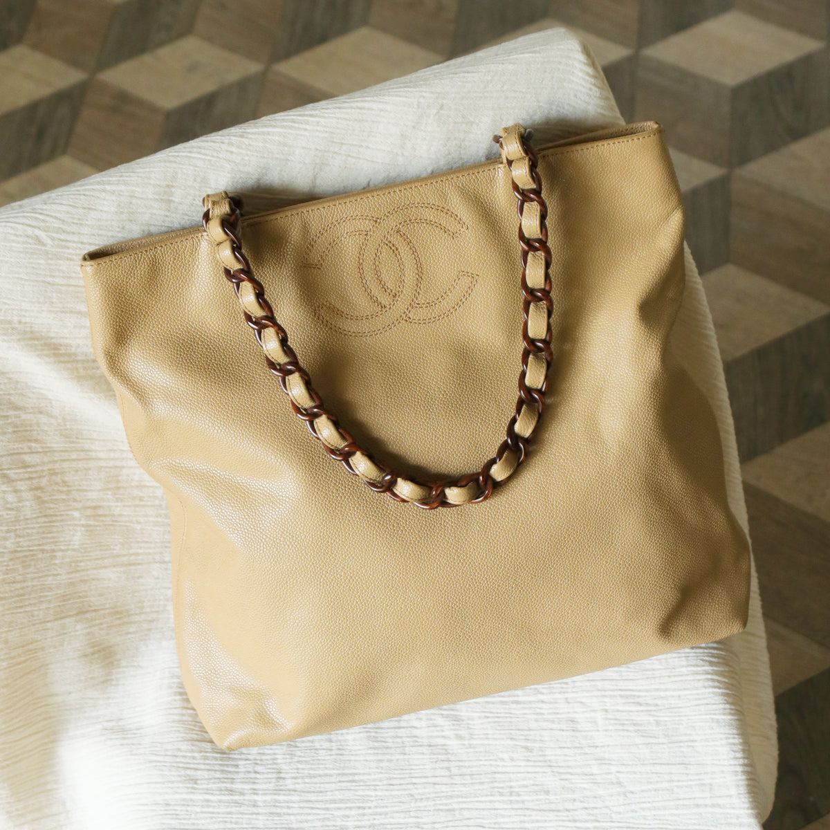 Chanel Vintage Light Beige Caviar Leather Tortoise shell Chain Shoulder Tote Bag