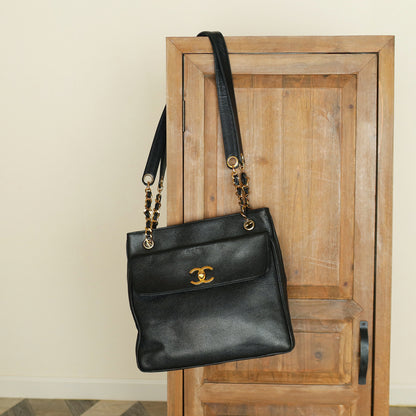 Chanel Vintage Black Caviar Leather CC Turn lock Coco mark double sided Shoulder Bag