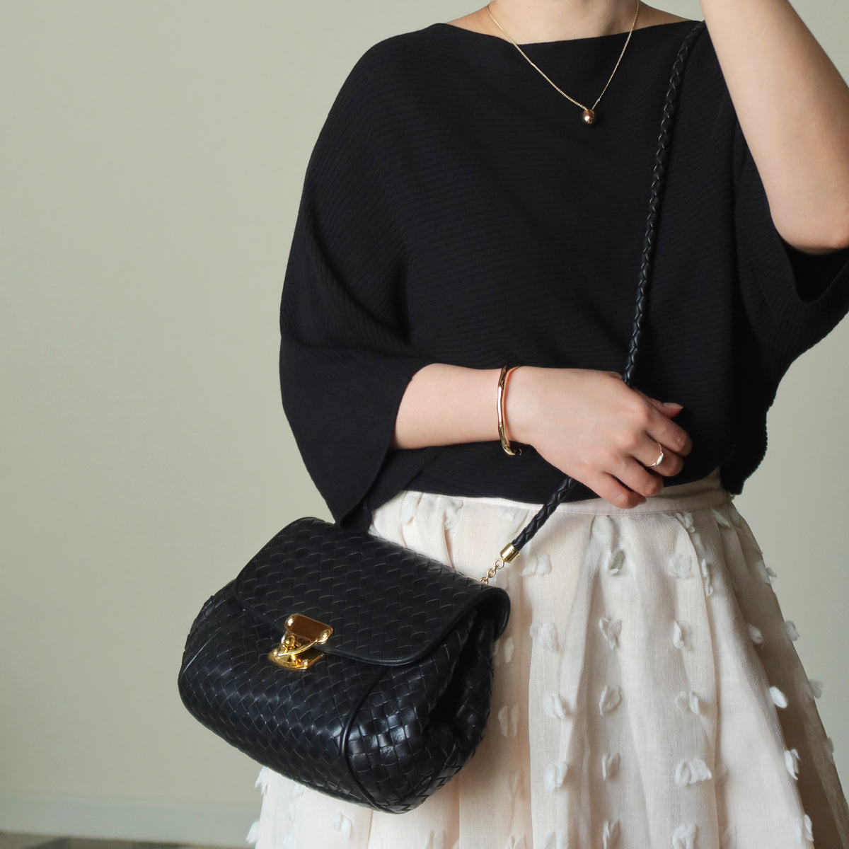 Bottega Veneta Vintage Black Intrecciato Gold Turn lock Braided Strap Crossbody Bag