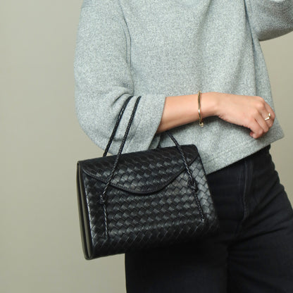 Rare Bottega Veneta Vintage Intrecciato Leather Braided Strap Clasp Top Handle Bag