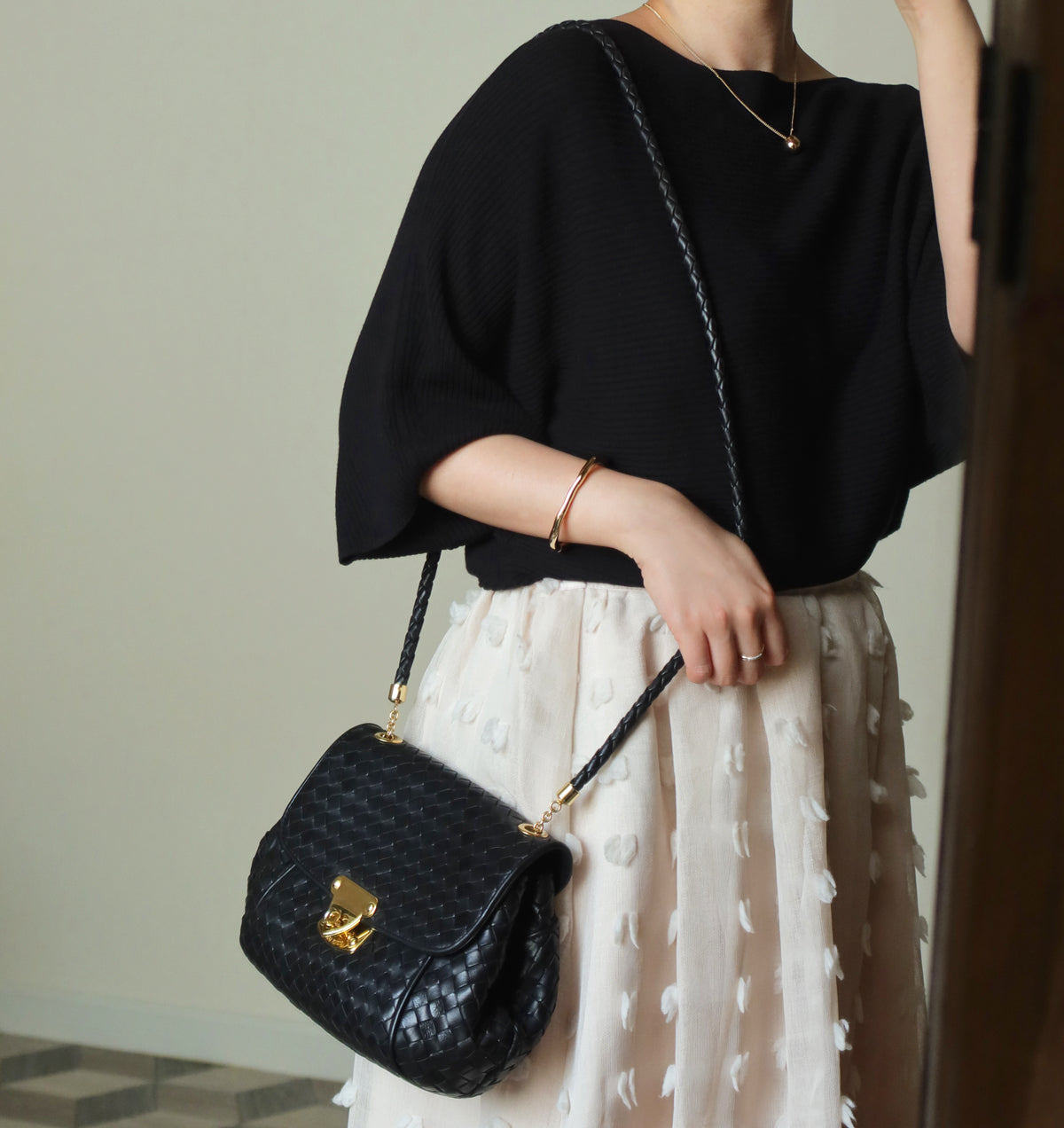 Bottega Veneta Vintage Black Intrecciato Gold Turn lock Braided Strap Crossbody Bag