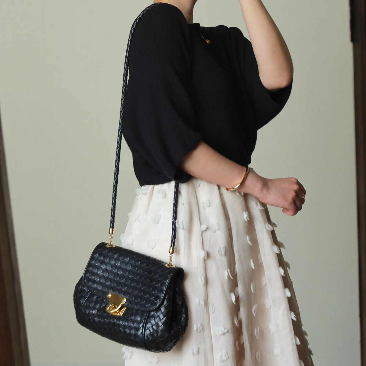 Bottega Veneta Vintage Black Intrecciato Gold Turn lock Braided Strap Crossbody Bag