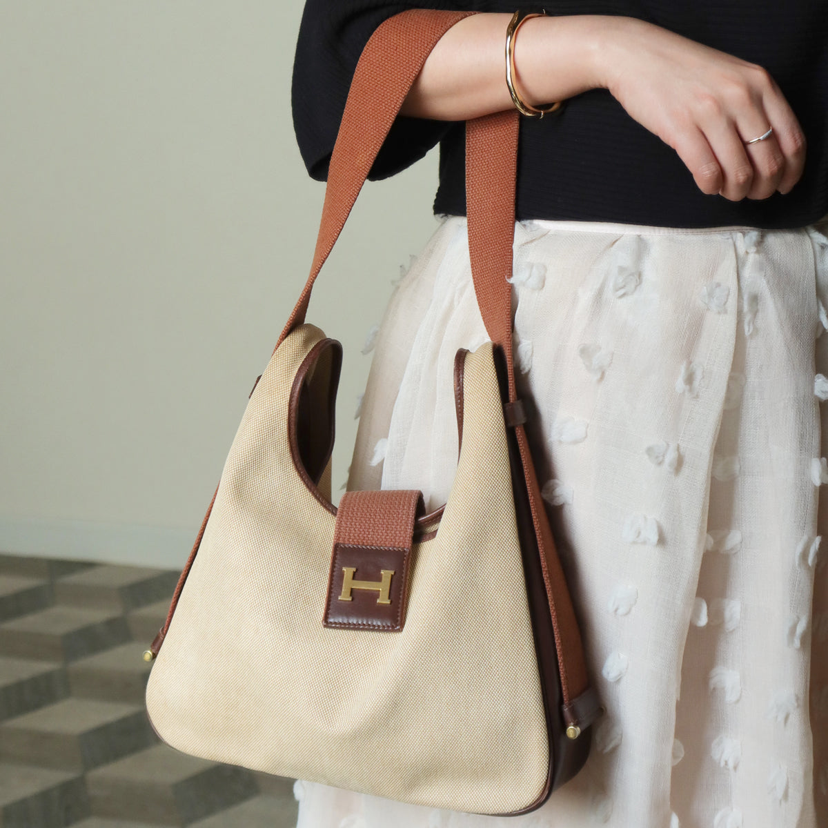 Hermès Vintage '70s Brown Leather Beige Toile Tsako Shoulder Bag