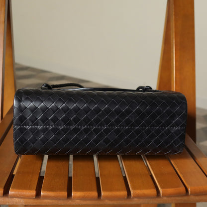 Rare Bottega Veneta Vintage Intrecciato Leather Braided Strap Clasp Top Handle Bag