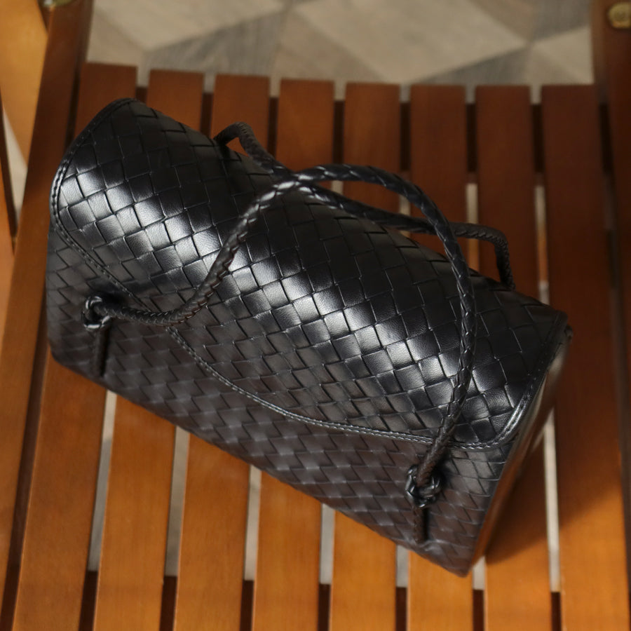 Rare Bottega Veneta Vintage Intrecciato Leather Braided Strap Clasp Top Handle Bag