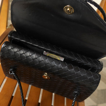 Rare Bottega Veneta Vintage Intrecciato Leather Braided Strap Clasp Top Handle Bag