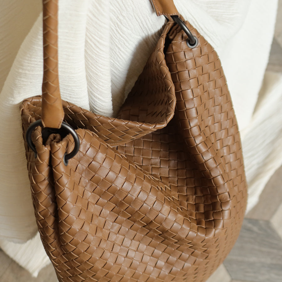 Bottega Veneta Vintage Caramel Brown Intrecciato Ring Hobo style Bucket Shoulder Bag