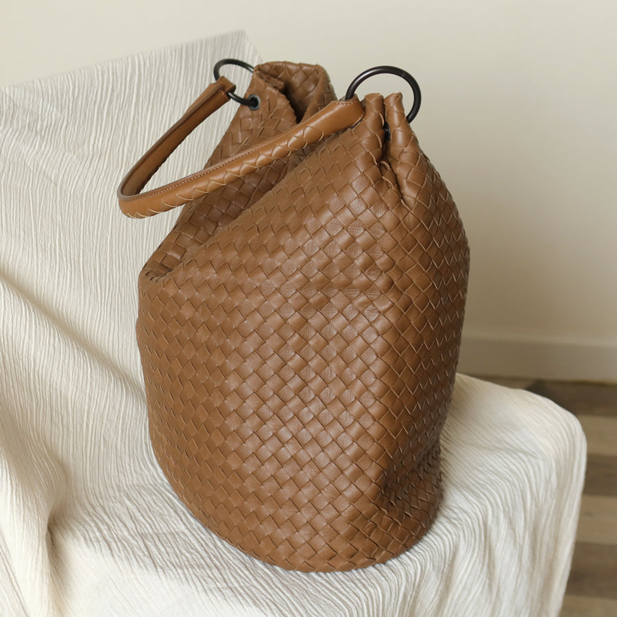 Bottega Veneta Vintage Caramel Brown Intrecciato Ring Hobo style Bucket Shoulder Bag