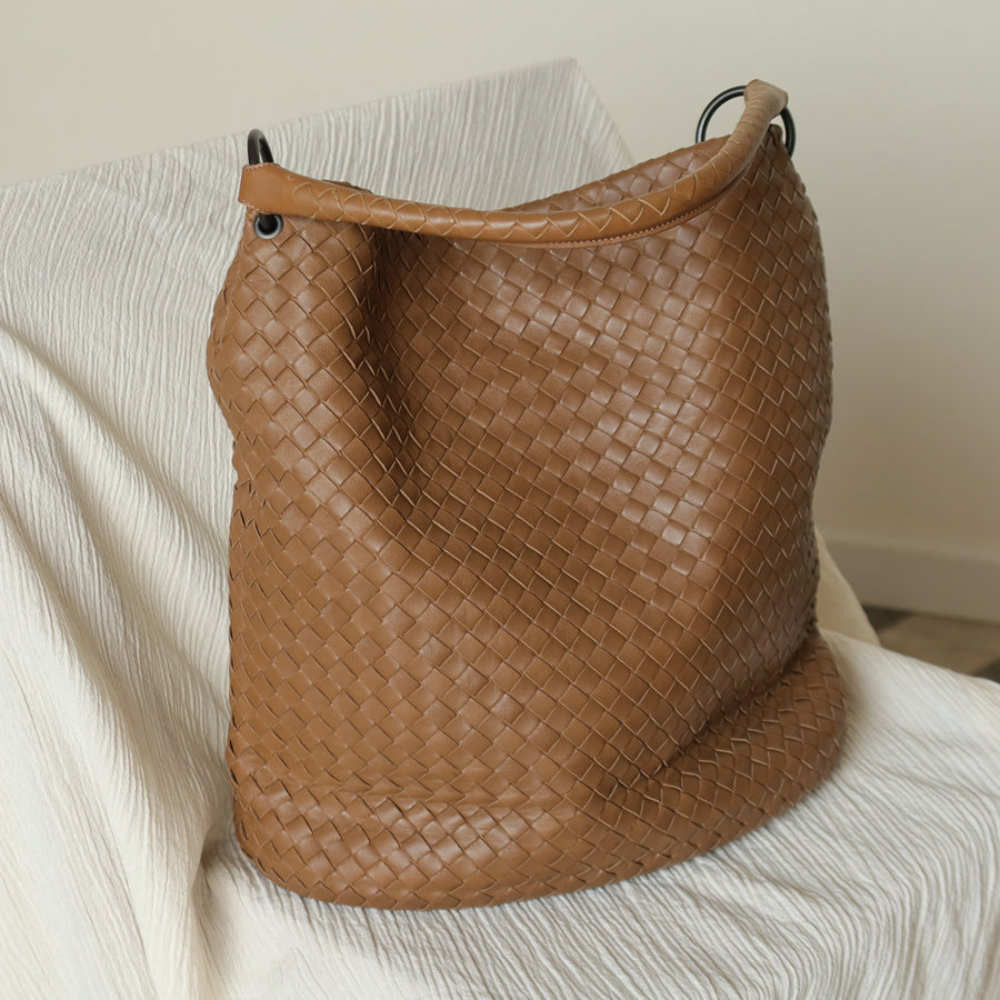 Bottega Veneta Vintage Caramel Brown Intrecciato Ring Hobo style Bucket Shoulder Bag