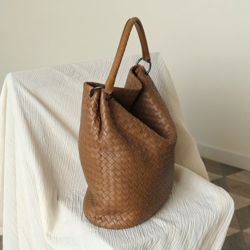 Bottega Veneta Vintage Caramel Brown Intrecciato Ring Hobo style Bucket Shoulder Bag