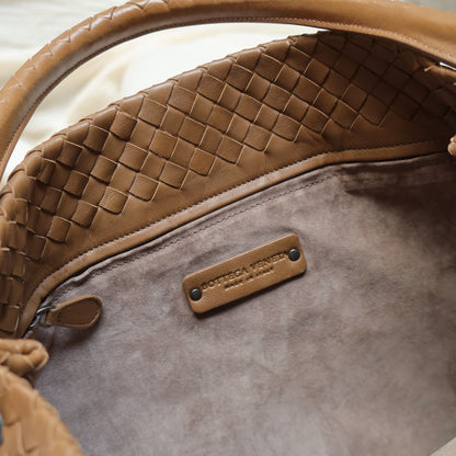 Bottega Veneta Vintage Caramel Brown Intrecciato Ring Hobo style Bucket Shoulder Bag