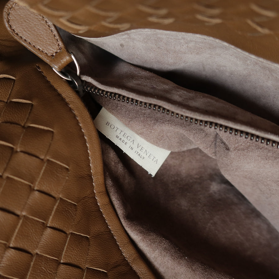 Bottega Veneta Vintage Caramel Brown Intrecciato Ring Hobo style Bucket Shoulder Bag