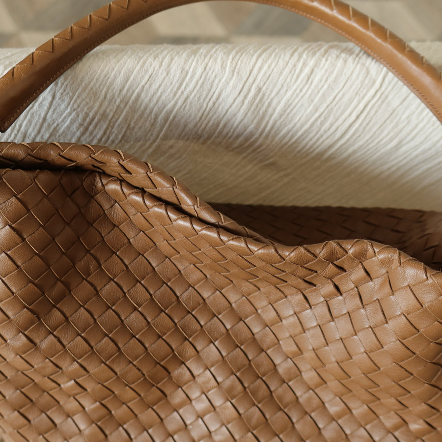 Bottega Veneta Vintage Caramel Brown Intrecciato Ring Hobo style Bucket Shoulder Bag