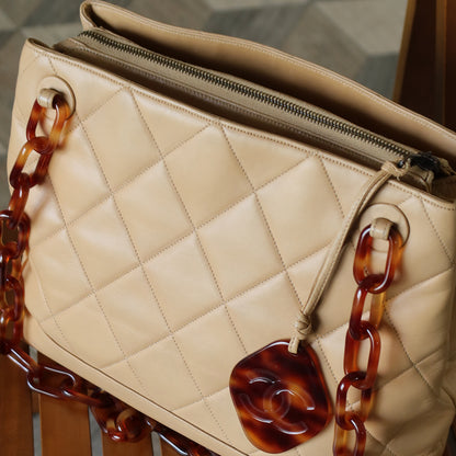 Chanel Vintage Beige Tortoise Shell Link Strap CC logo charm Shoulder Bag