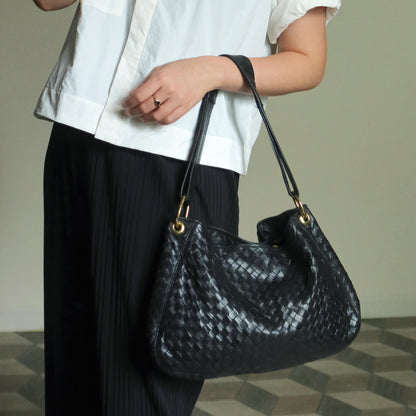 Bottega Veneta Vintage Black Intrecciato Mismatch Rings Hobo Shoulder Bag