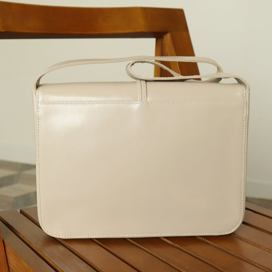 Loewe Vintage Ivory White Smooth Leather Boxy Gold hardware Shoulder Bag
