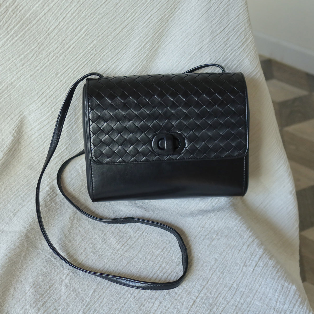 Bottega Veneta Vintage Black Intrecciato Weave Leather Rounded Crossbody Shoulder Bag