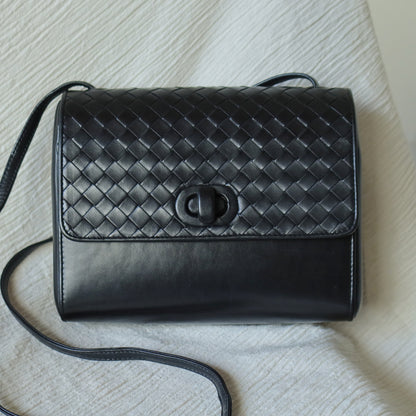 Bottega Veneta Vintage Black Intrecciato Weave Leather Rounded Crossbody Shoulder Bag