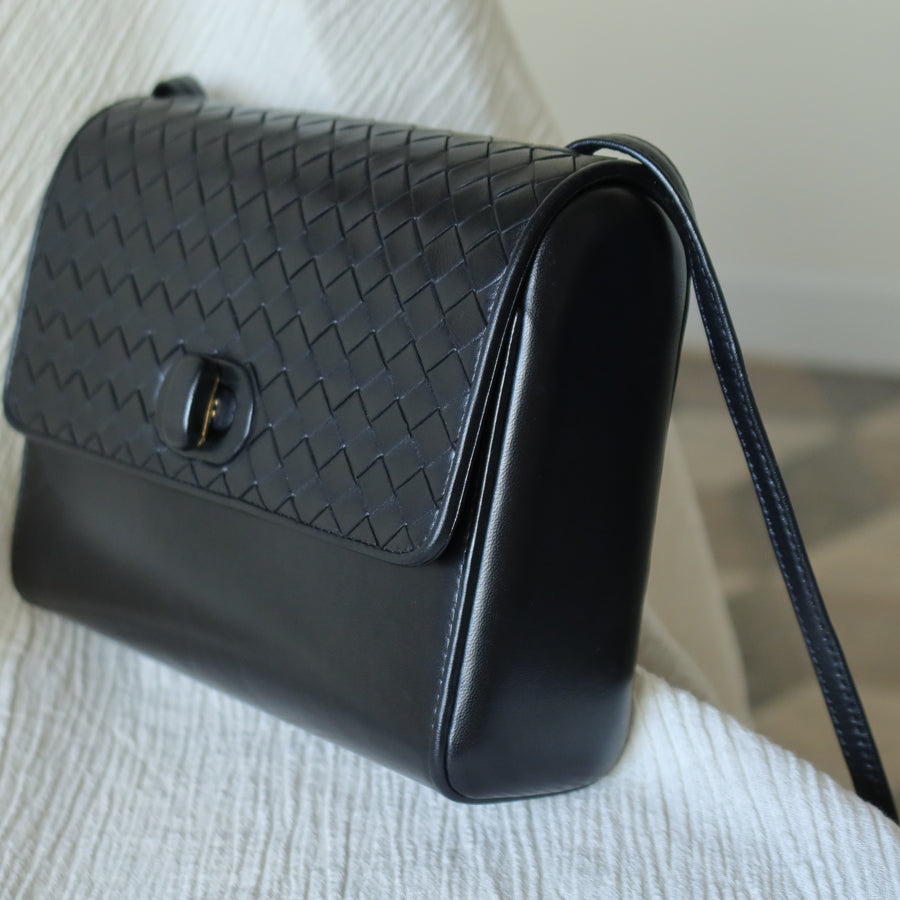 Bottega Veneta Vintage Black Intrecciato Weave Leather Rounded Crossbody Shoulder Bag