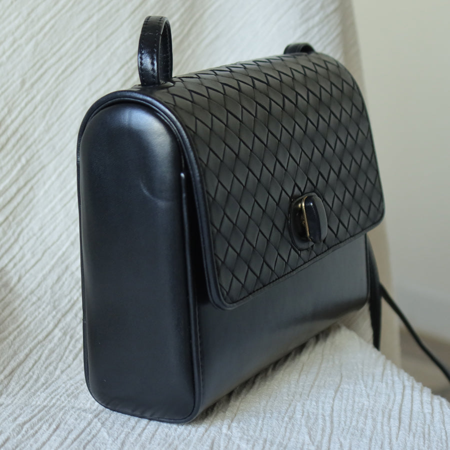 Bottega Veneta Vintage Black Intrecciato Weave Leather Rounded Crossbody Shoulder Bag
