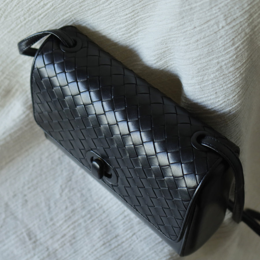 Bottega Veneta Vintage Black Intrecciato Weave Leather Rounded Crossbody Shoulder Bag