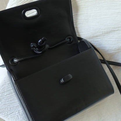Bottega Veneta Vintage Black Intrecciato Weave Leather Rounded Crossbody Shoulder Bag
