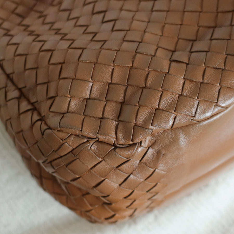 Bottega Veneta Vintage Caramel Brown Intrecciato Campana Hobo Shoulder Bag M