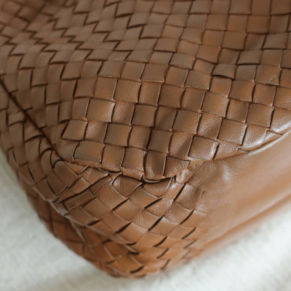 Bottega Veneta Vintage Caramel Brown Intrecciato Campana Hobo Shoulder Bag M