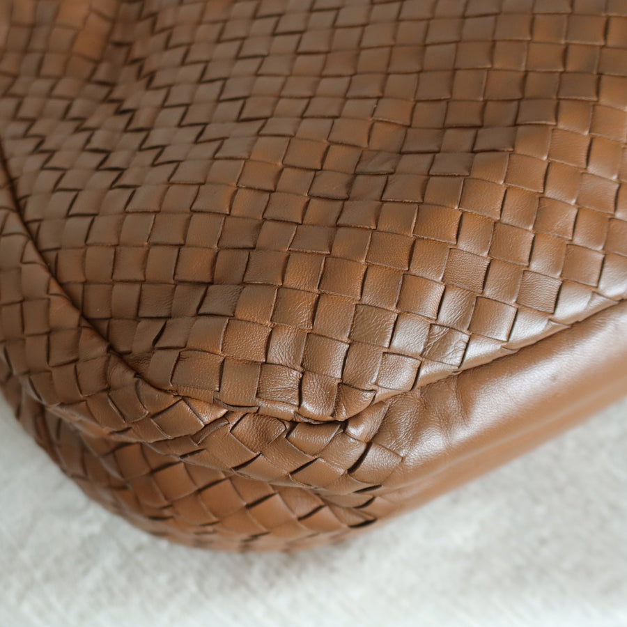 Bottega Veneta Vintage Caramel Brown Intrecciato Campana Hobo Shoulder Bag M