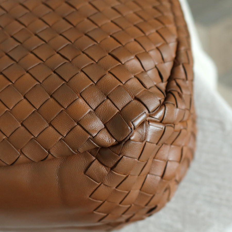 Bottega Veneta Vintage Caramel Brown Intrecciato Campana Hobo Shoulder Bag M