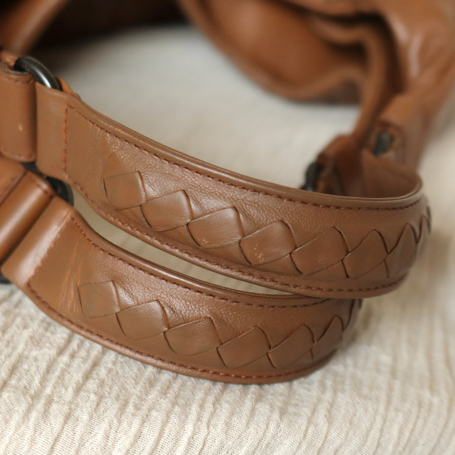 Bottega Veneta Vintage Caramel Brown Intrecciato Campana Hobo Shoulder Bag M