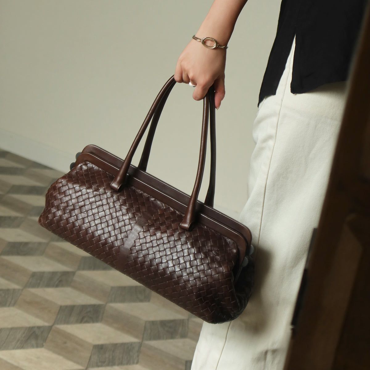 Bottega Veneta Vintage Dark Brown Intrecciato Kiss Lock East West Shoulder Bag
