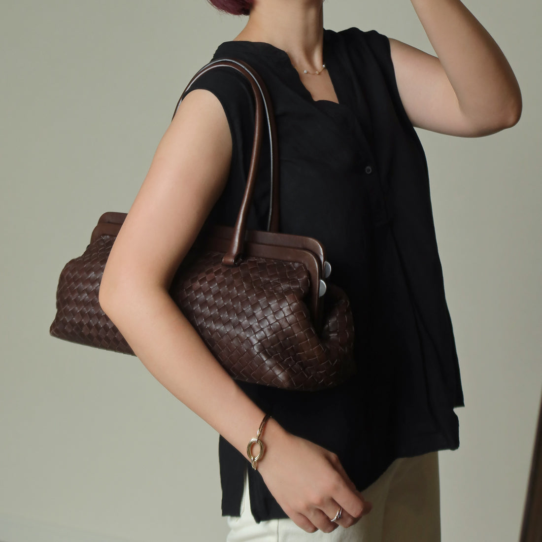Bottega Veneta Vintage Dark Brown Intrecciato Kiss Lock East West Shoulder Bag