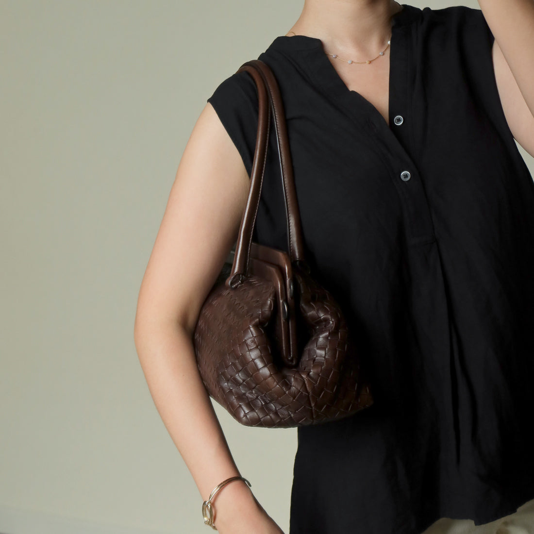 Bottega Veneta Vintage Dark Brown Intrecciato Kiss Lock East West Shoulder Bag
