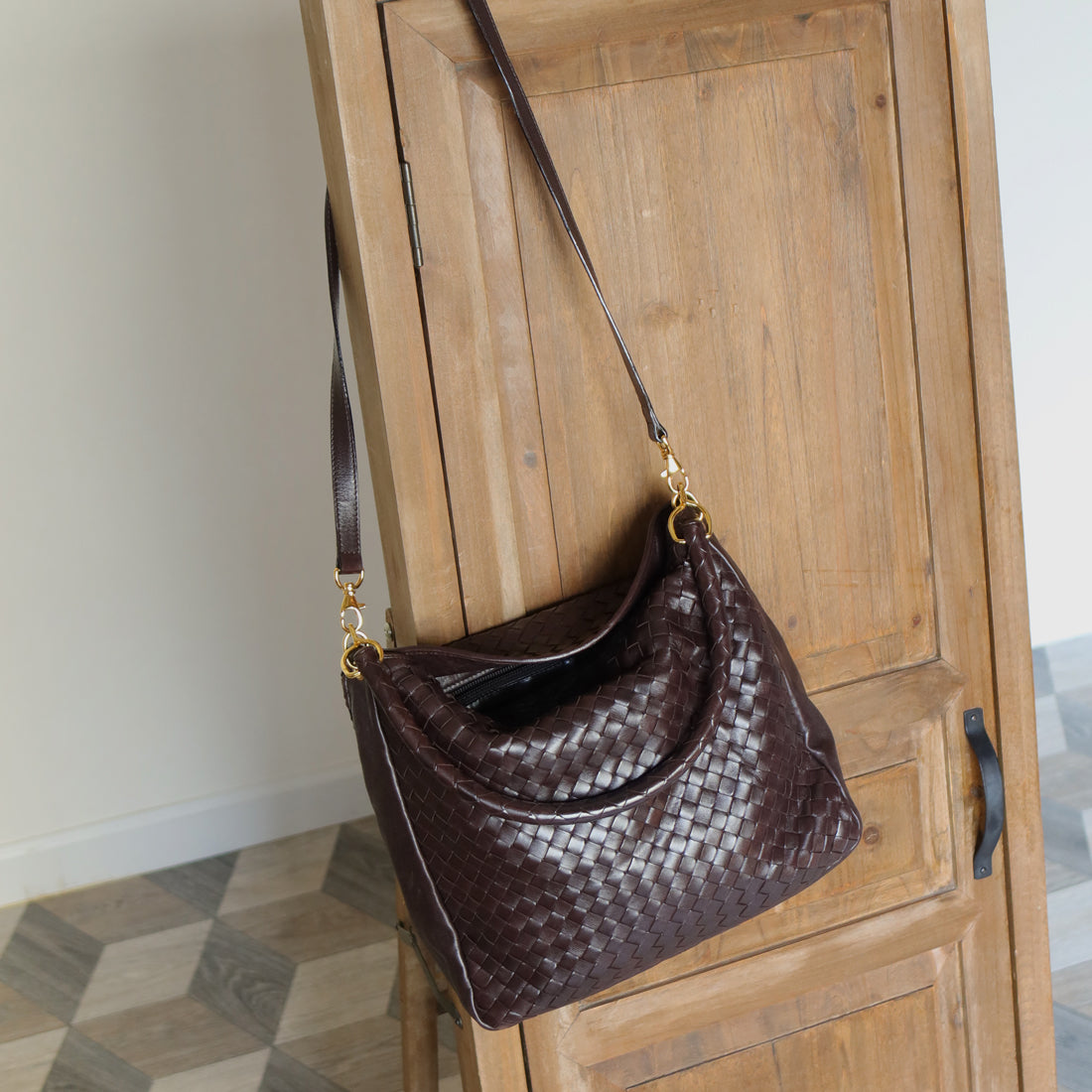 Rare Bottega Veneta Vintage Dark Brown Intrecciato Braided Strap Hobo Shoulder Bag
