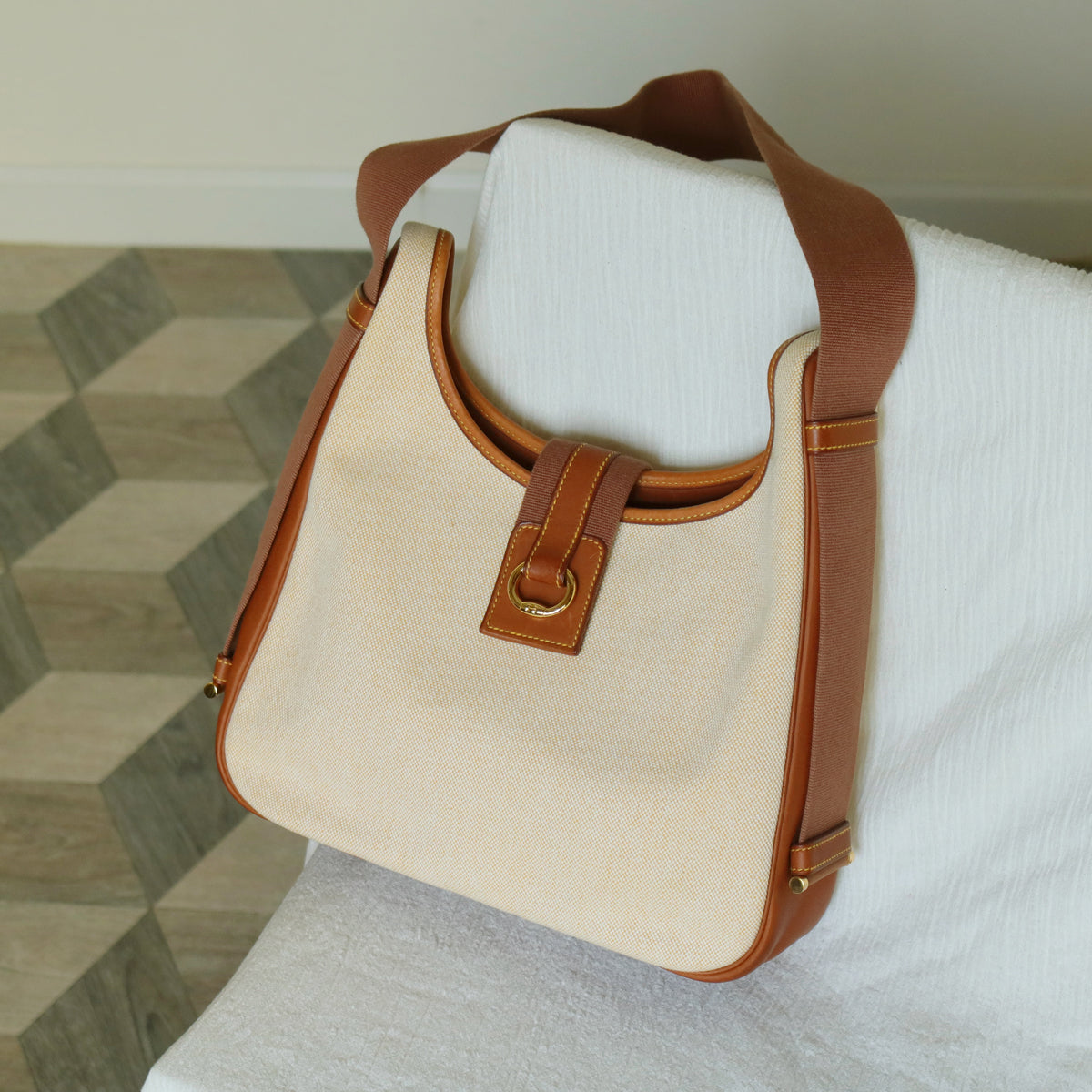Hermès Vintage '80s Brown Leather Beige Toile Tsako Shoulder Bag
