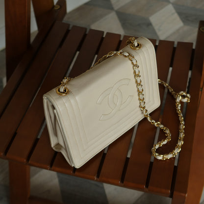 Chanel Vintage Double C logo Beige Lambskin Flap Bag