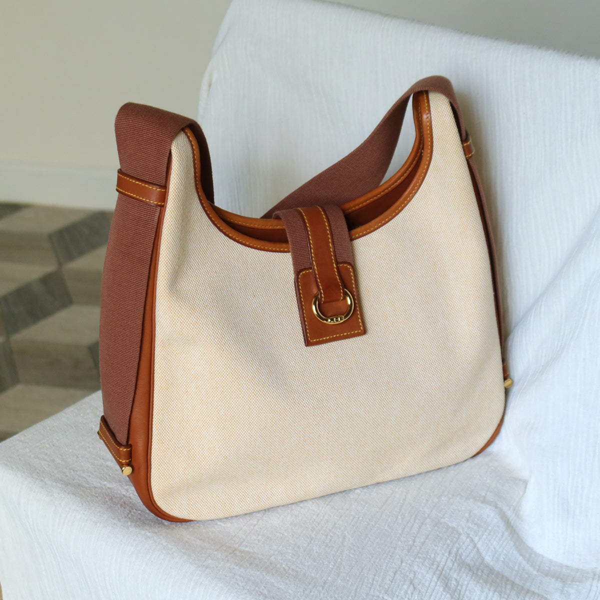 Hermès Vintage '80s Brown Leather Beige Toile Tsako Shoulder Bag
